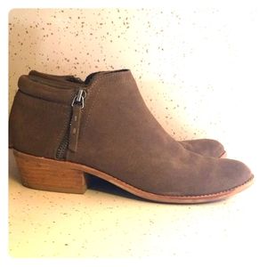 Steve Madden Tobii Olive Suede Booties